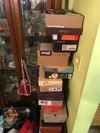 TONS OF BRAND NEW LADIES SHOES SIZE 11