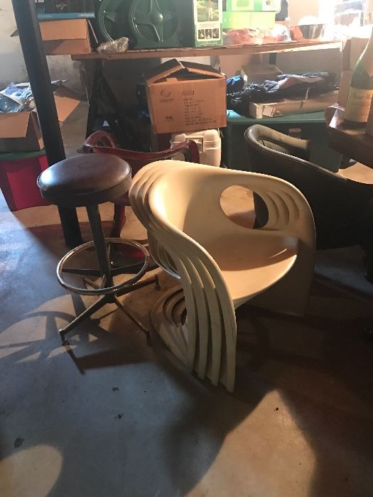 4 OF 8 MID CENTURY STACKING CHAIRS IN GREAT CONDITION