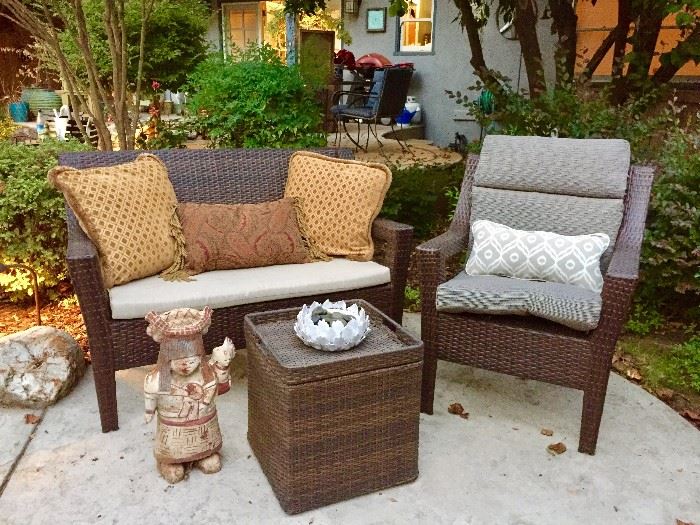 06 More Outdoor Furnishings