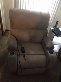 electric recliner with cup holders 2 available