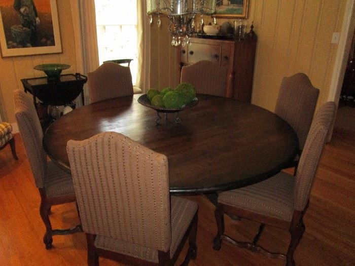 Set of Six elegant dining room chairs