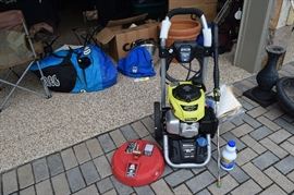 Ryobi 2600 2.3 GPM Pressure Washer with Honda Engine and 15" Surface Cleaner