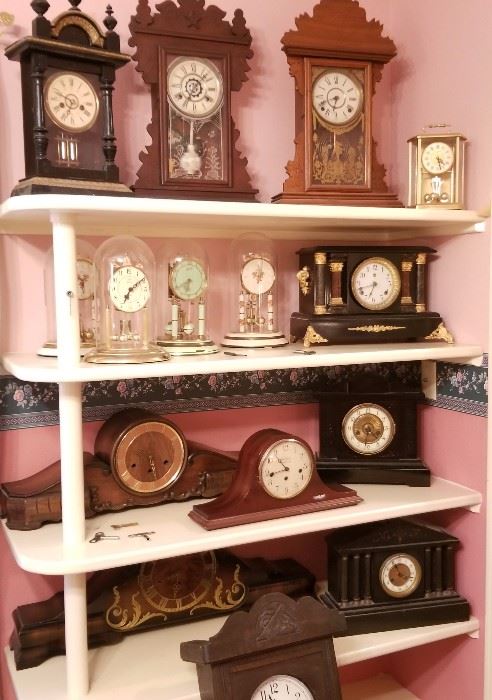 LOTS of Vintage & Antique Clocks 