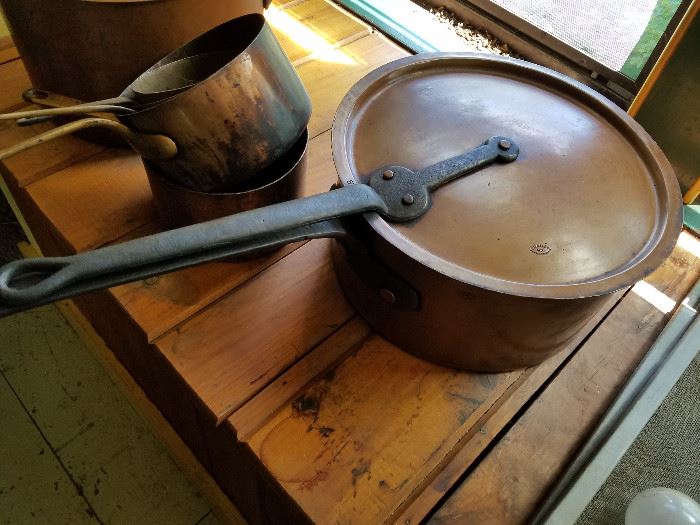 Fantastic set of copper heavy duty cookware