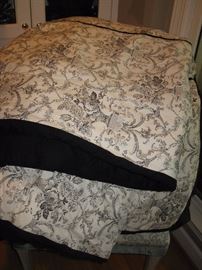 toile queen spread with 2 eruo covers and 2 standard covers