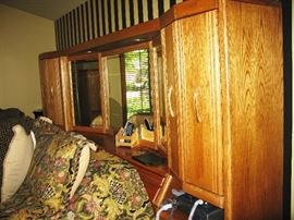 king size mirrored headboard with storage and matching armiour 