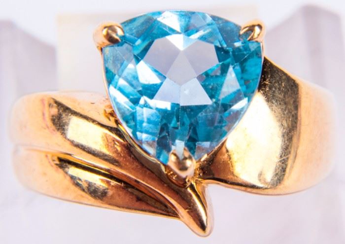 Lot 115 - Jewelry 14kt Yellow Gold Blue Topaz Cocktail Ring
