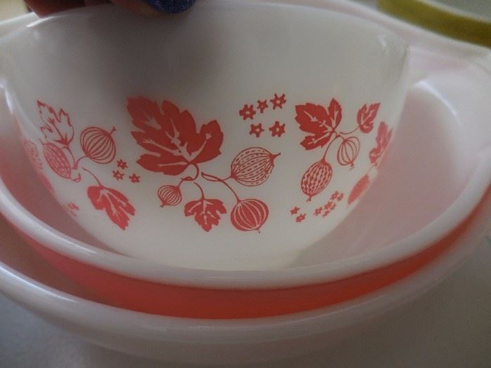 Pyrex Cinderella Gooseberry Mixing bowls