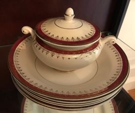 Vintage Eggshell Nautilus Cardinal