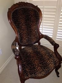Good-looking animal print arm chair