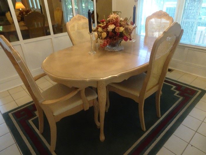 Singer Furniture Company Table with 4 Chairs & leaf 24" Table measures 66"L X 49"W X 29"H
