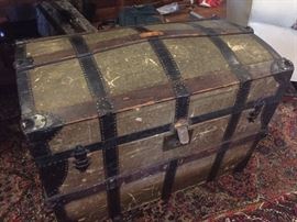 $300 -  Antique 130+ year old large Barrel Top Steamer Trunk
