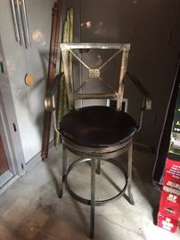 $25 - Nice bar chair/stool
