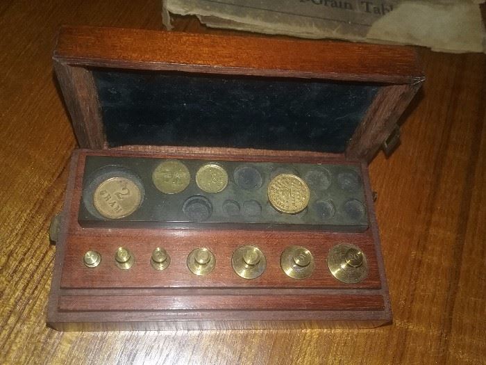 Antique "  Henry Troemner ..Phila. ".. dram weight in mahagony case with felt liner...scale with drawer  see pics