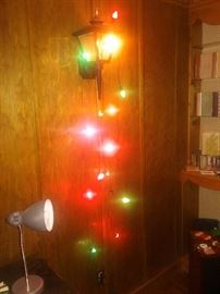 Vintage Christmas tree stringed lights with original bulbs..working condition!