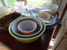 Pyrex Bowls