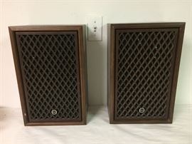 Sansui Book shelf.speakers