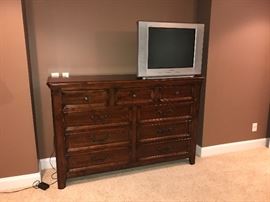 Dresser- Rooms to Go