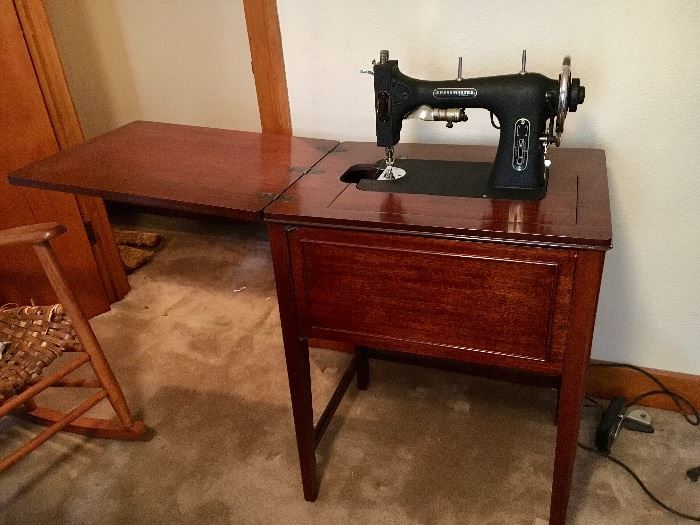 White Sewing Machine Co 'Dressmaker Rotary' in cabinet. Beautiful condition.
