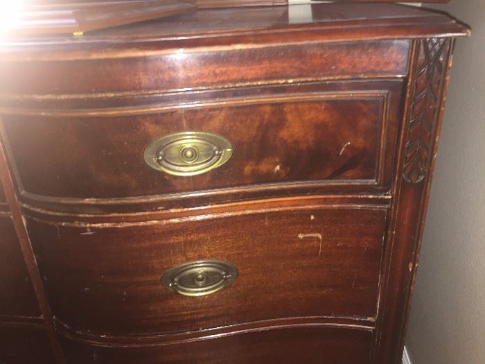 Vintage Hepplewhite Style dresser