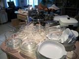 LOTS OF KITCHENWARE