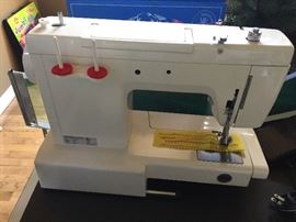 sewing machine 