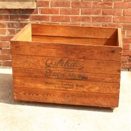 Antique Oakdale Cotton Twine Crate: An early 20th century Oakdale Twine wooden crate. This unit was originally used by the Oakdale Cotton Mills of Jamestown, NC., and held Oakdale Cotton Twine that was shipped to the Union Selling Co. of Cincinnati, Ohio. This unit is on rolling casters that were added at a later date.