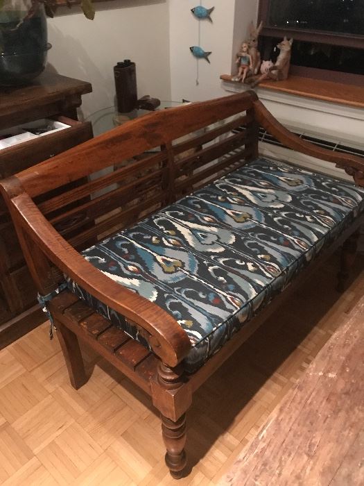 Bench with 4" custom cushion - excellent shape