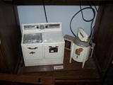 VINTAGE TOY WASHER & RANGE