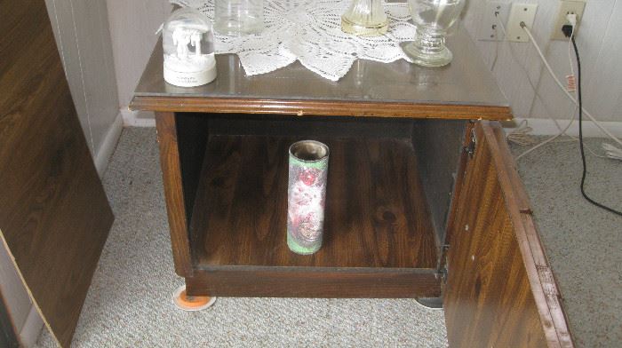 End, Night or corner table with huge storage space.  Comes with plexiglas top to avoid scratches