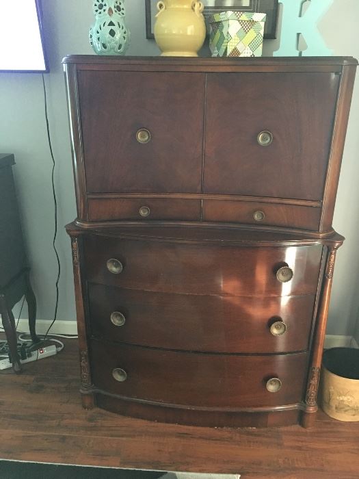1940s  chest of drawers-of five piece mahogany bedroom set made in Williamsport Virginia by the Williamsport furniture company
