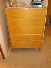(5) Drawer Dresser