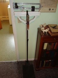 A.S. Aloe Company Vintage Doctor Medical Weight Platform Scale~Made in the USA!