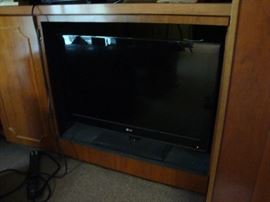 LG 29' Flatscreen TV (1 of 2)