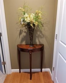 ACCENT TABLE 