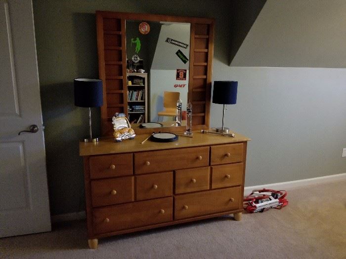 DRESSER WITH MIRROR