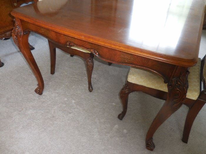 Vintage Hand Carved Dining Room Table with 2 Leaves, Custom Pads.Holidays are approaching!! 