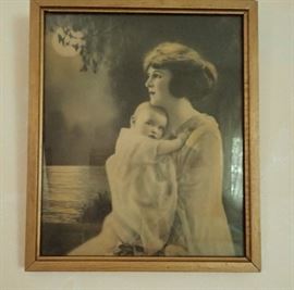 VINTAGE PICTURE MOTHER AND CHILD