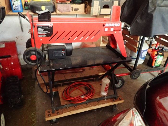 DR WOOD SPLITTER DR WOOD SPLITTER 5-ton electric/hydraulic  wood splitter with manual and paper work