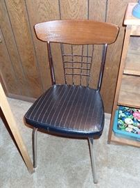 WOOD AND METAL CHAIRS WITH DINING TABLE