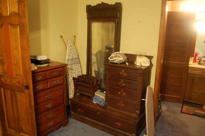 Bachelor's Dresser with mirror