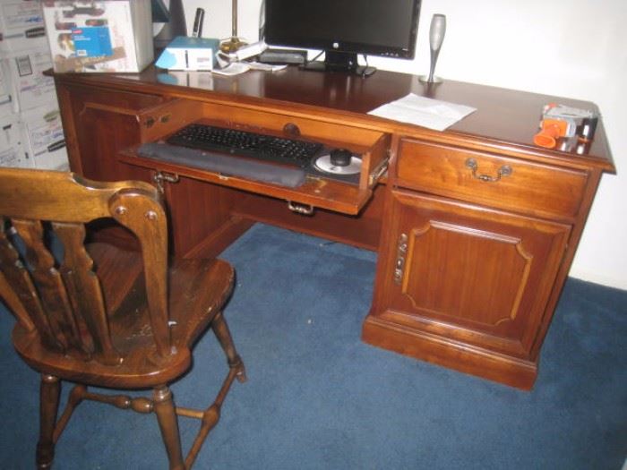 Nice computer desk...wood not particle board