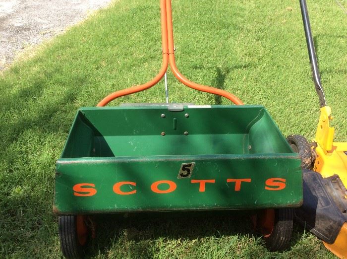 Scotts Lawn spreader
