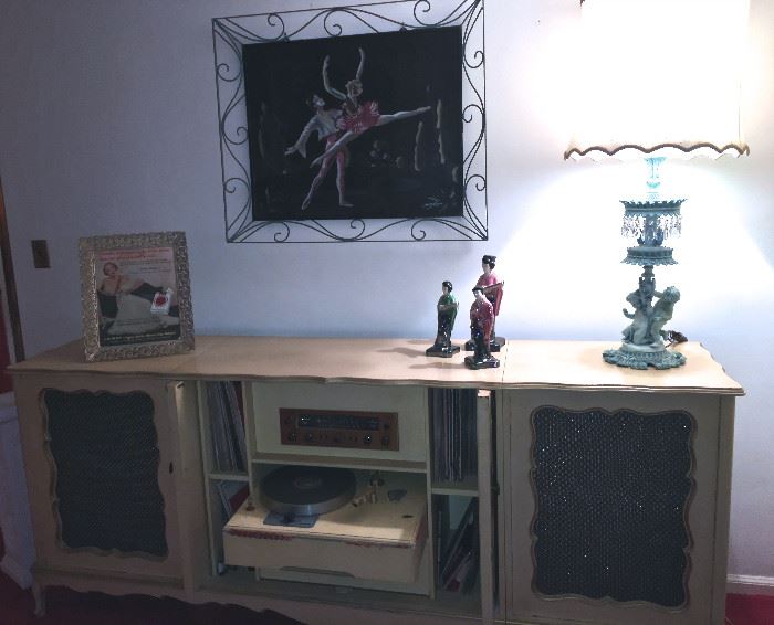 FABULOUS, CUSTOM DESIGNED COMPONENT SYSTEM WITH FISCHER STEREO, TURNTABLE, IN PERFECT WORKING ORDER WITH SENSATIONAL SOUND, 1950'S BALLERINA WALL HANGING, SET OF 'I LOVE LUCY' FIGURES AND DECORATOR LAMP
