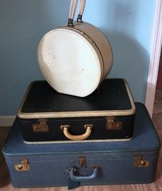 VINTAGE LUGGAGE 