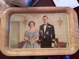COMMEMORATIVE TRAY FROM QUEEN ELIZABETH'S WEDDING DAY  