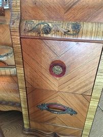DETAILING ON FURNITURE