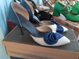 MANY, PAIRS NEVER USED