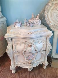 DETAILING OF THE NIGHT STAND