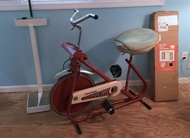 SCALE AND EXERCISE STATIONARY BIKE 